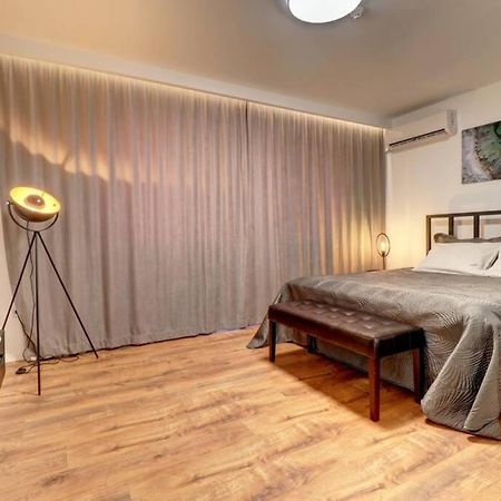 Town Square Apartment Priştine Dış mekan fotoğraf