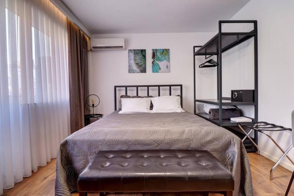 Town Square Apartment Priştine Dış mekan fotoğraf